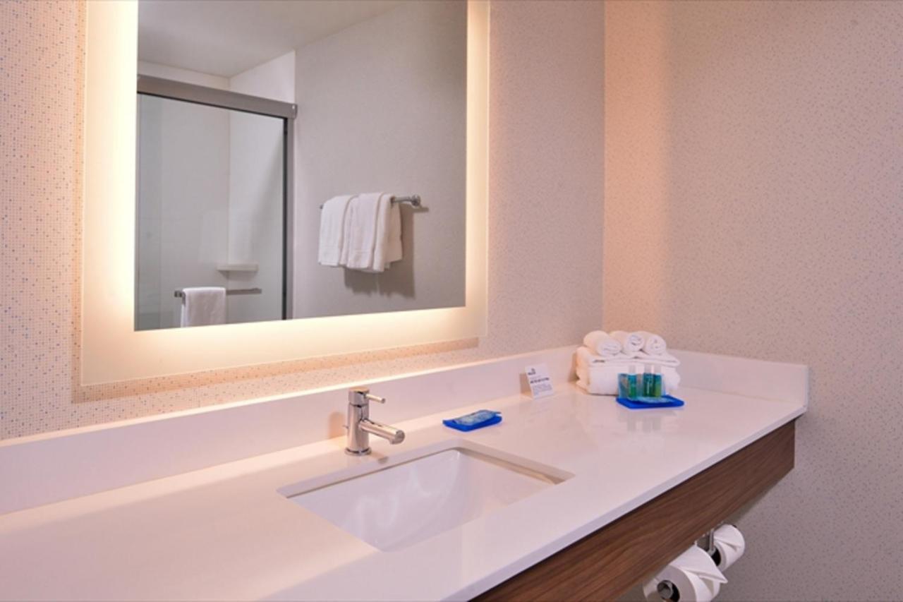 Holiday Inn Express Madera By Ihg Экстерьер фото