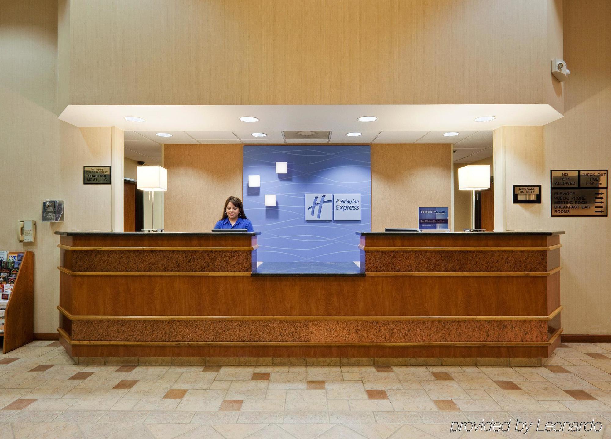Holiday Inn Express Madera By Ihg Интерьер фото