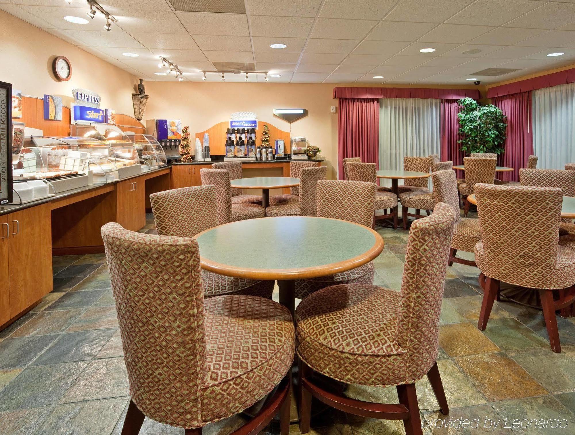 Holiday Inn Express Madera By Ihg Ресторан фото