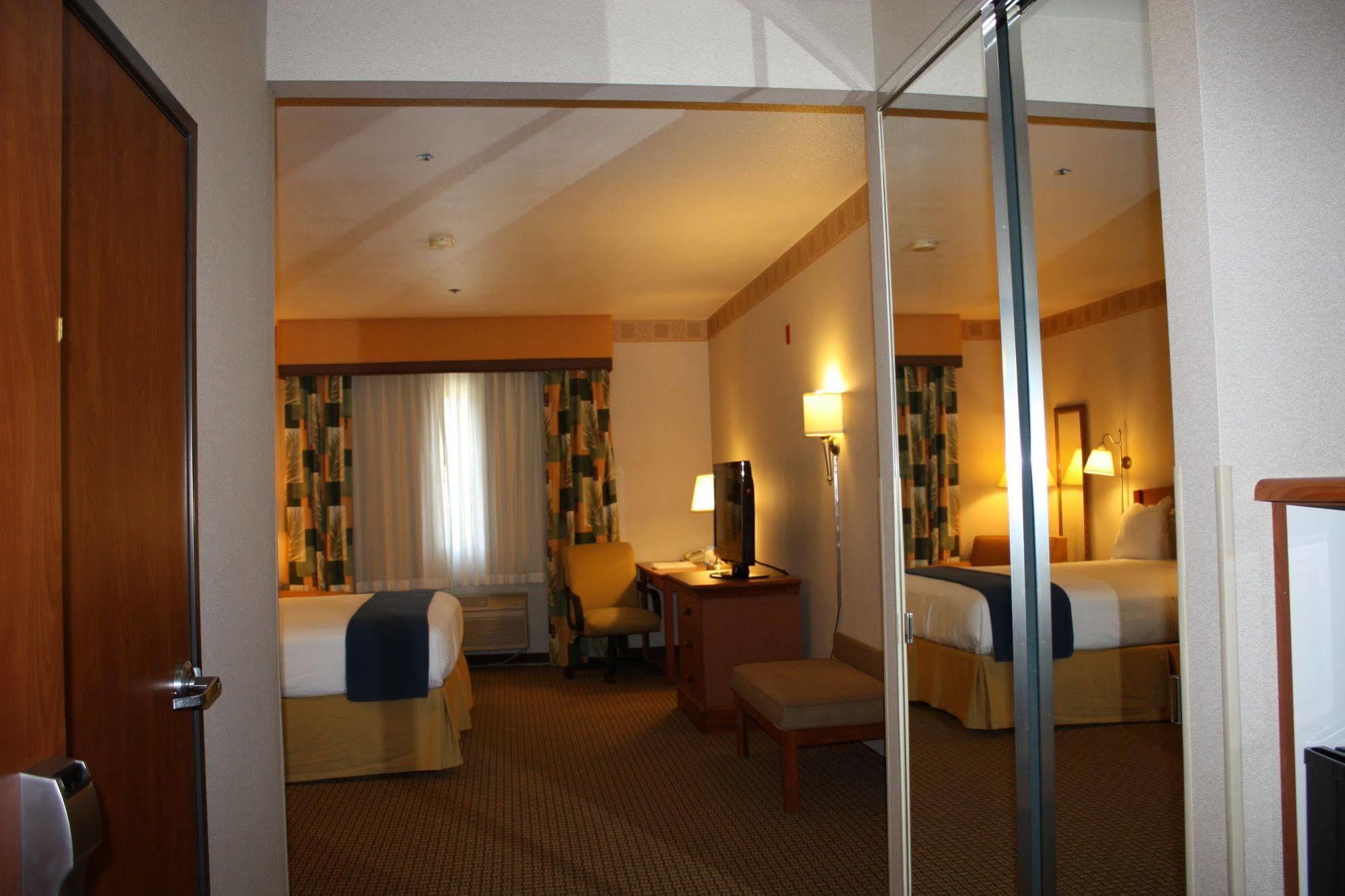 Holiday Inn Express Madera By Ihg Экстерьер фото