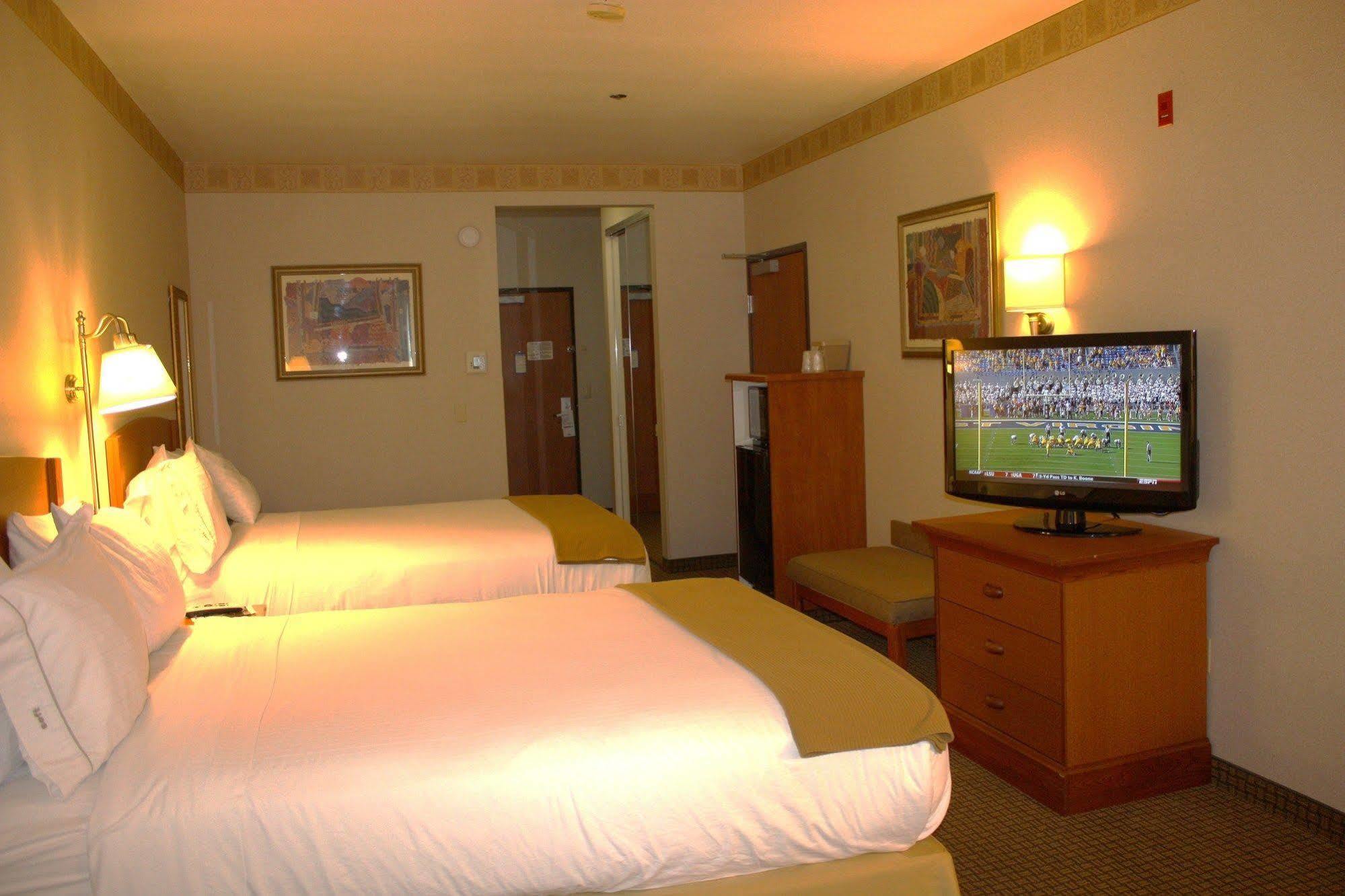 Holiday Inn Express Madera By Ihg Экстерьер фото